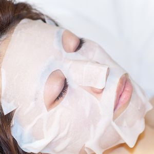 通販で美容液を取り揃えており40代女性から人気です